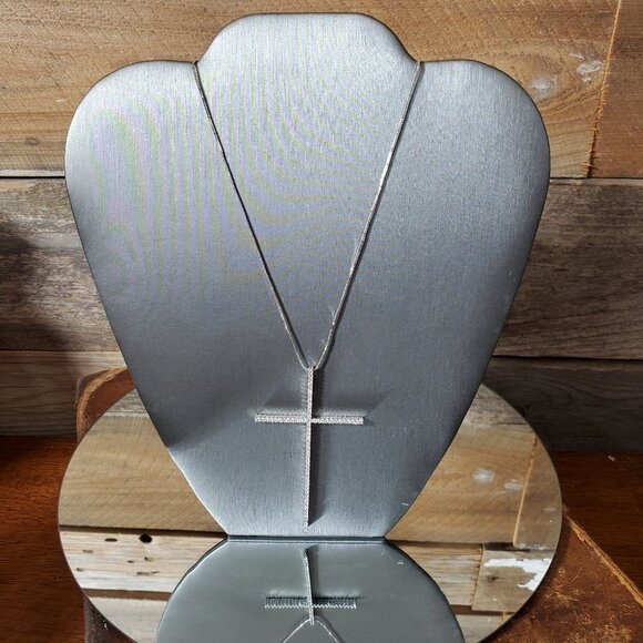 AAA White Zircon & Silver Cross Necklace - Picture 9 of 12